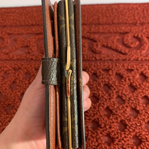 Authentic LV monogram Short coin wallet - Picture 6 of 16